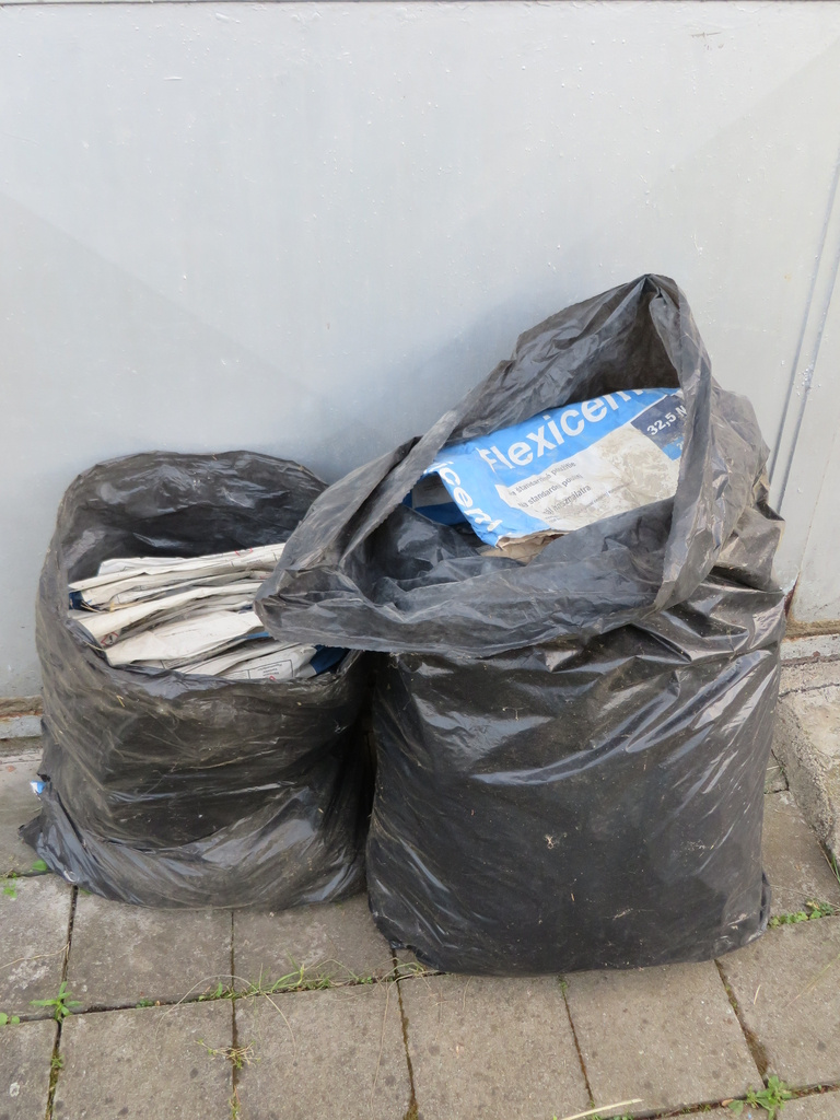 Darujem cementové vrecia