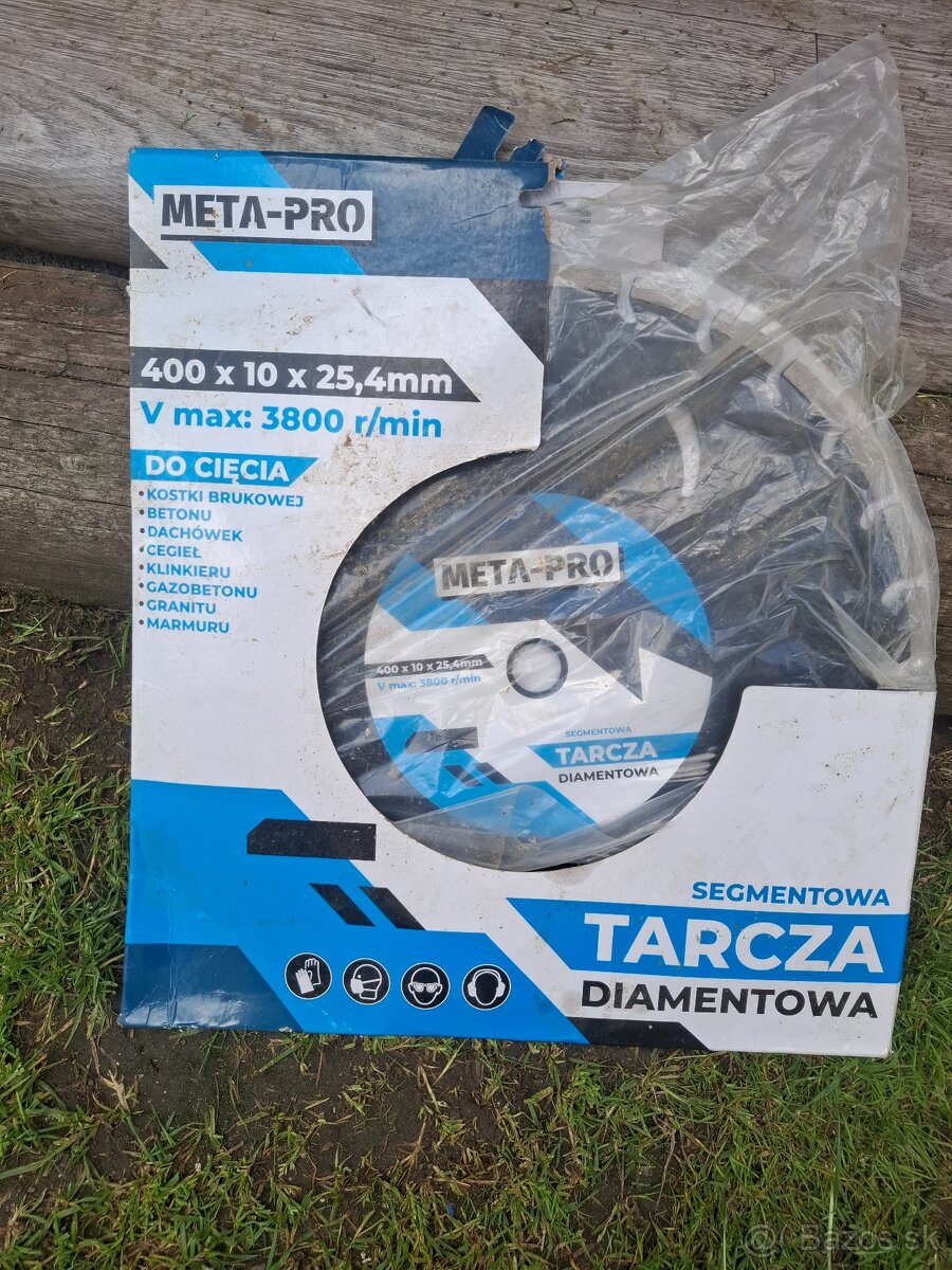 Predam kotuč priemer je 400mm