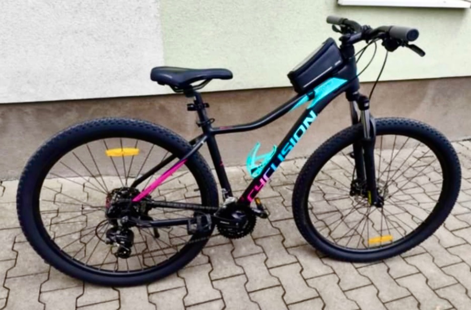 Krasny moderny bicykel znacka Corpha cyclision 3M