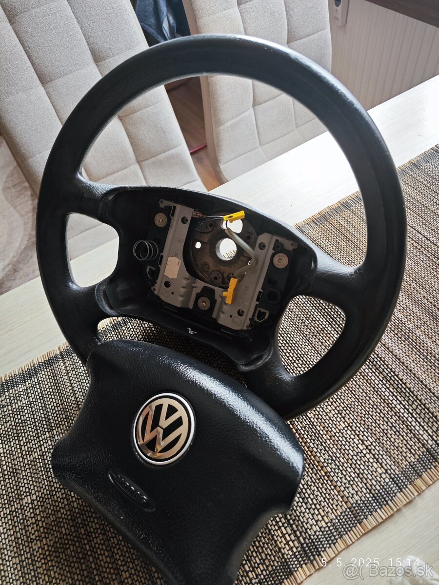 Predám volant s airbagom vw golf 4