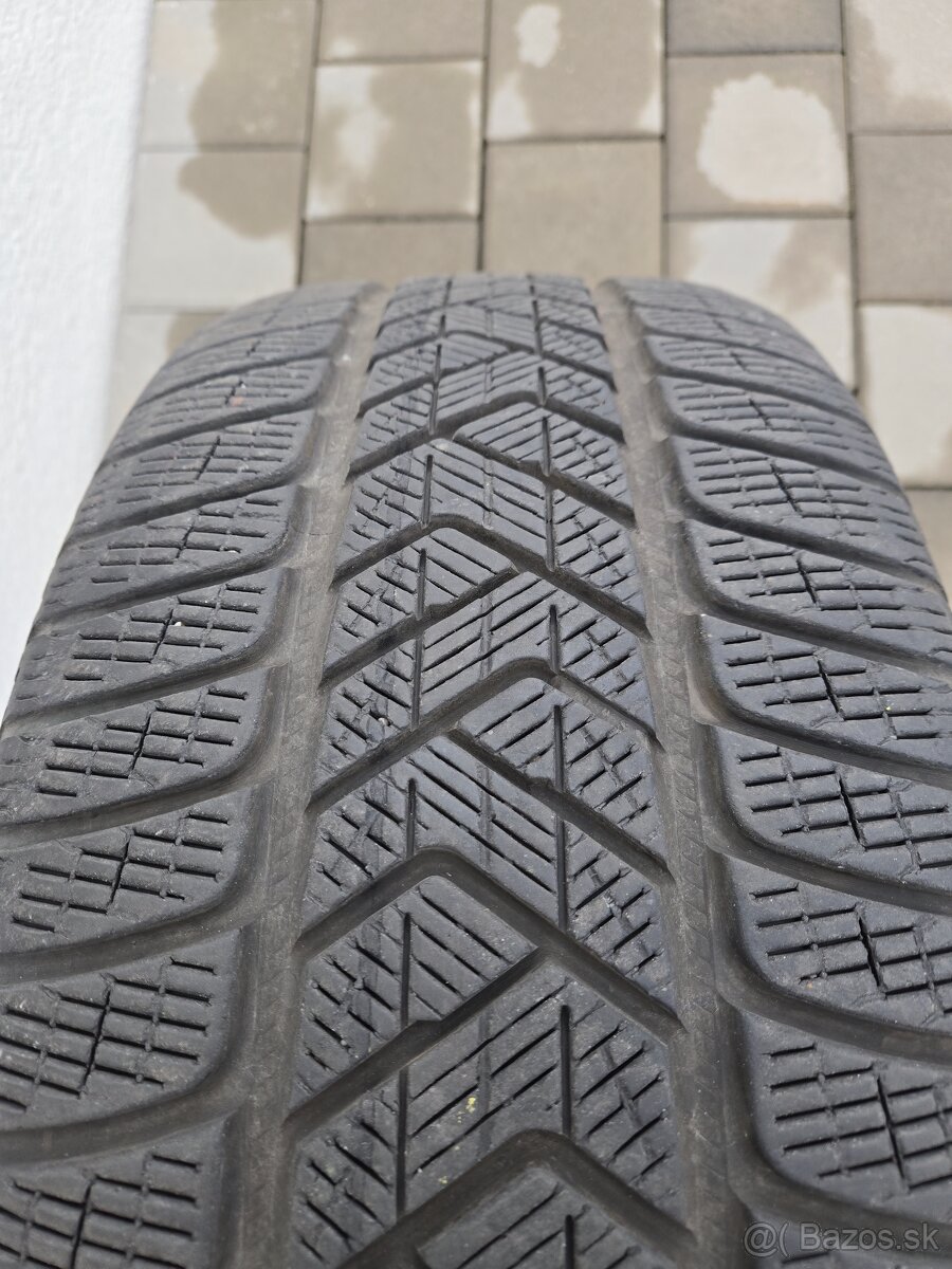Kvalitné Zimné Pirelli Scorpion 255/50 R19 hĺbka dezénu 6.5