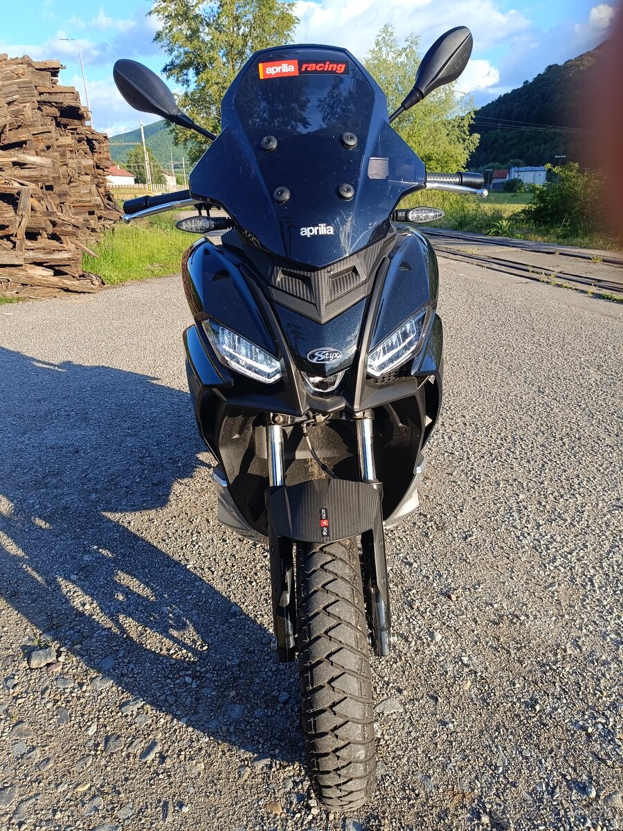 Aprília SRGT125