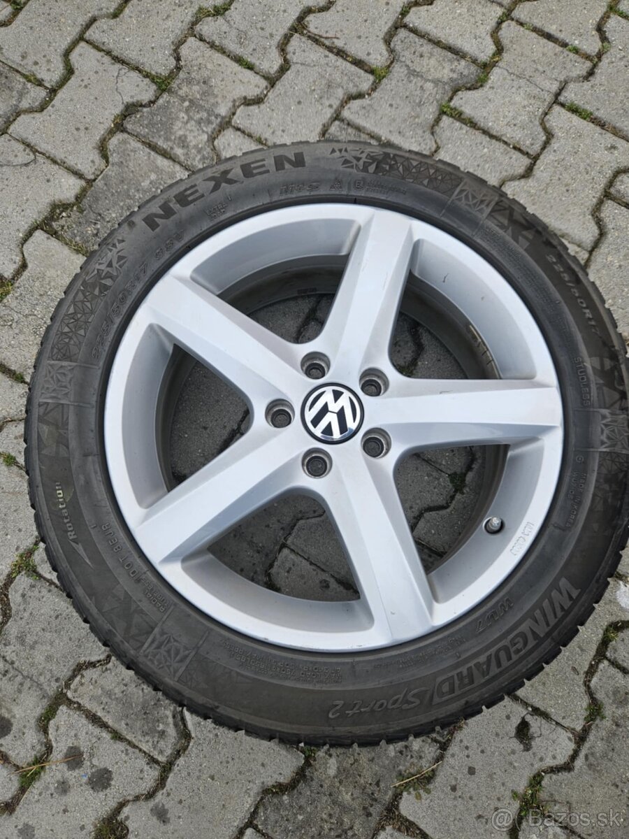 Nexem pneu R17 + elektróny originál Vw