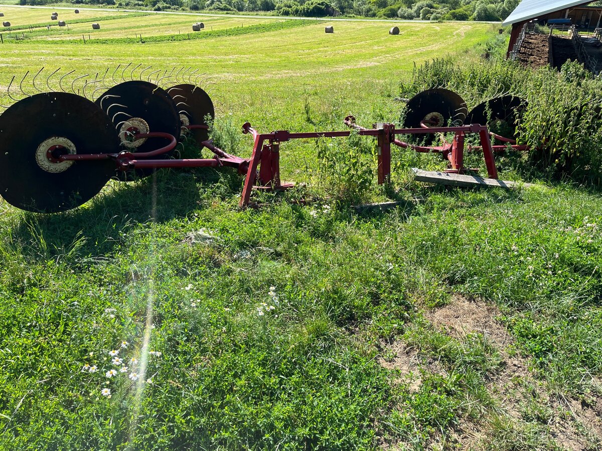 Predám zhrnovač za traktor