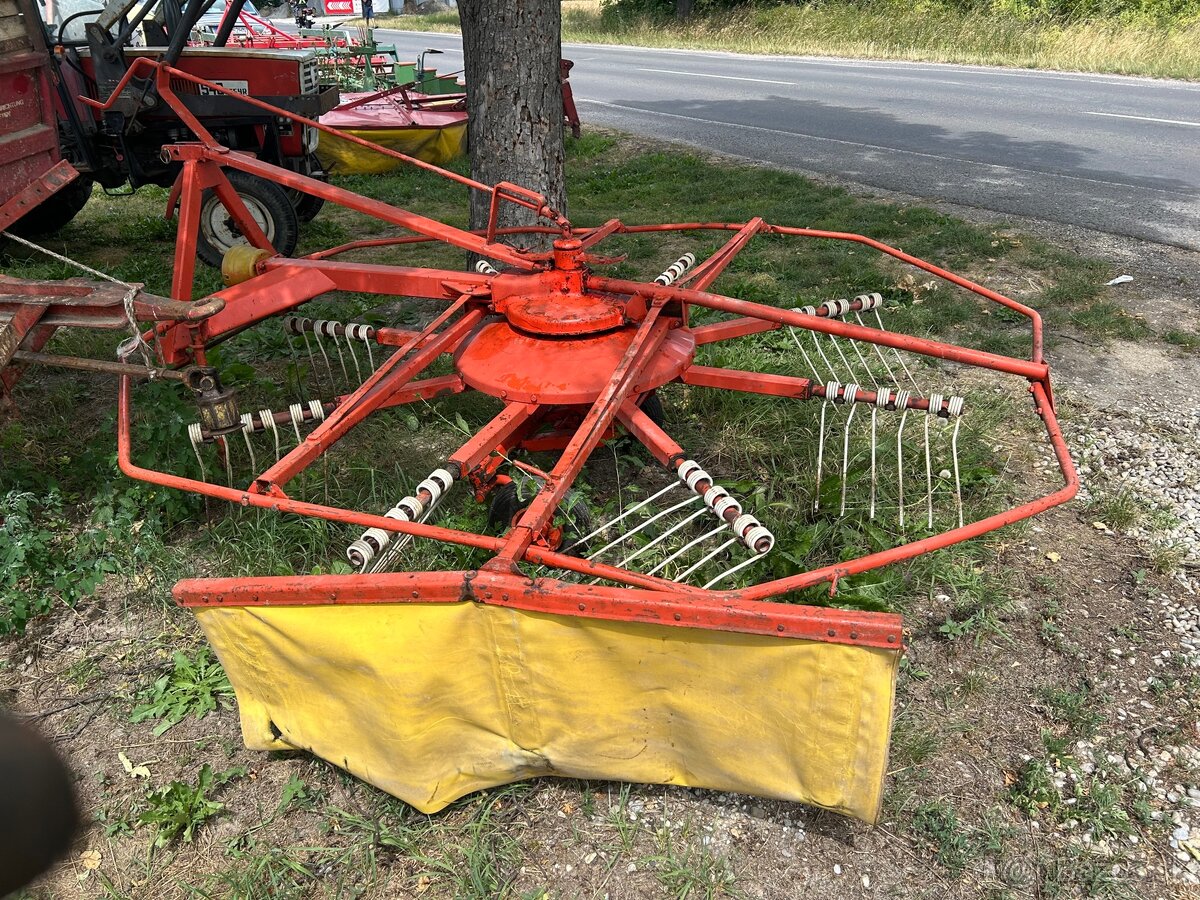 Hrabačka -Zhrňovač sena
