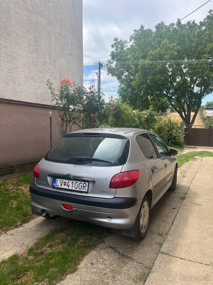 Predám 206