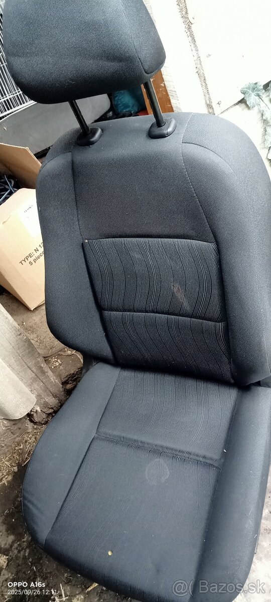 Predne sedacky Peugeot 207