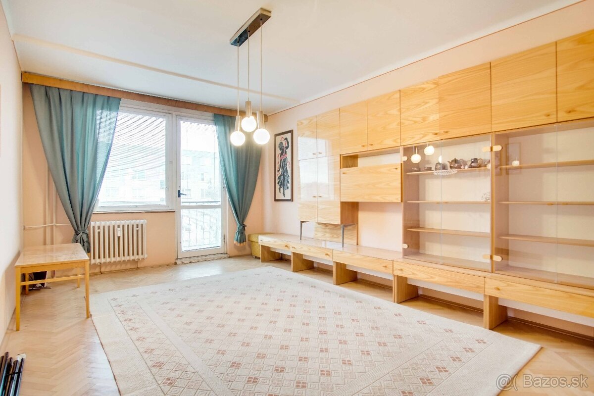 Veľký 3-izbový byt s balkónom blízko stanice, Nové Zámky – 8