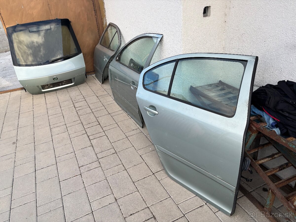DVERE ŠKODA OCTAVIA 2 SEDAN ZADNÝ KUFOR