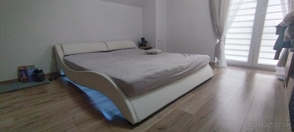 Manželka posteľ 200x180