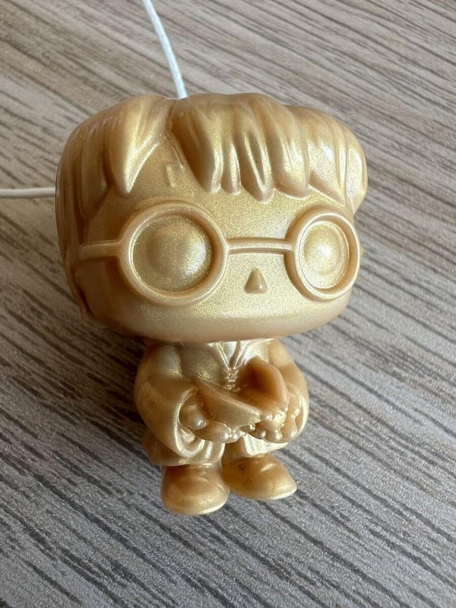 Zlatý harry potter kinder joy limited edition