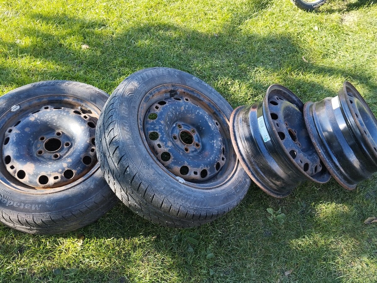 Predám 4 ks diskov 5x100 R15 na koncern VW