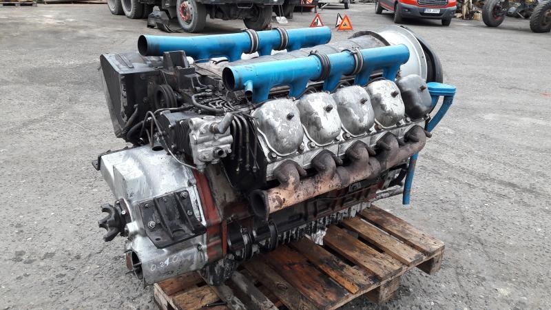 motor Tatra 815 v10
