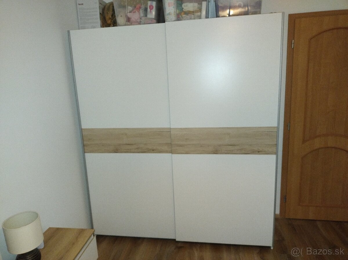 REZERVOVANÉ Skriňa s posuvnými dverami - 2 ks.