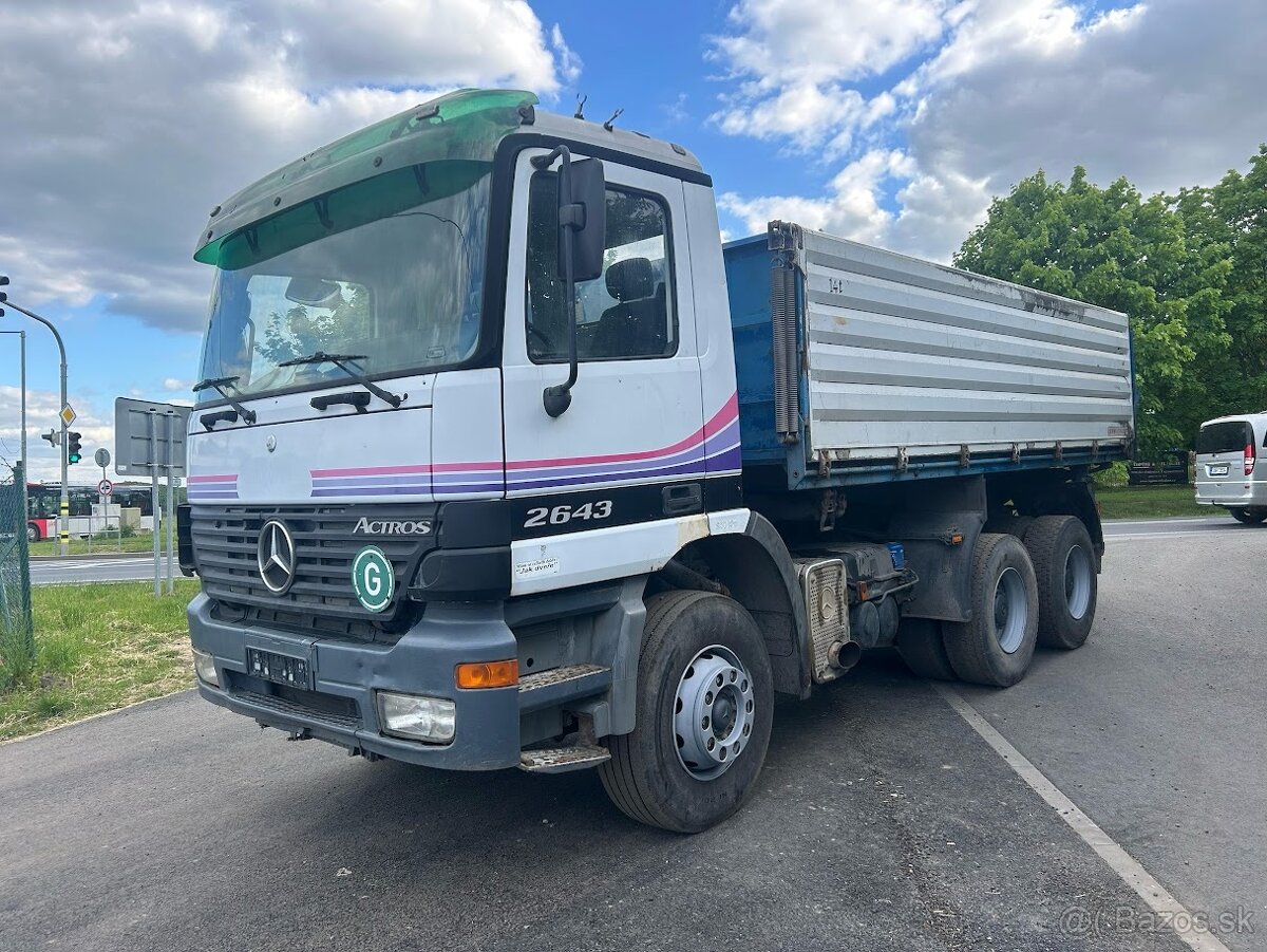 třístranný sklápěč MERCEDES ACTROS 2643 6x4 r.2002,
