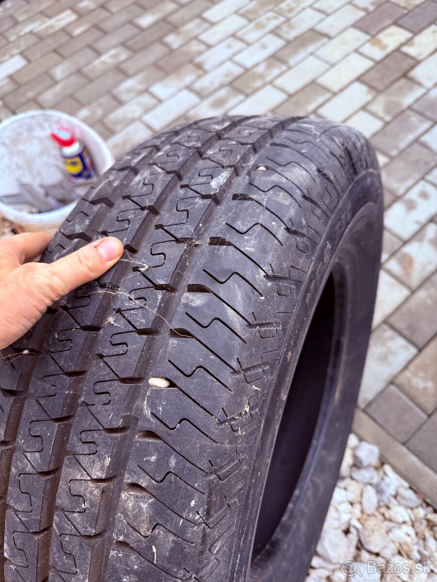 Pneumatika 225/70 R 15 C