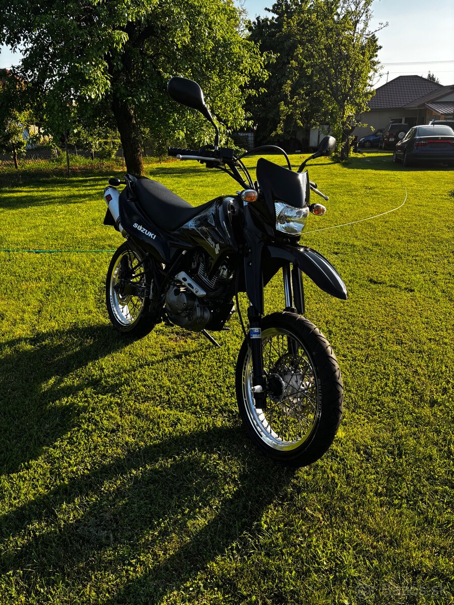 Suzuki DR 125 SM
