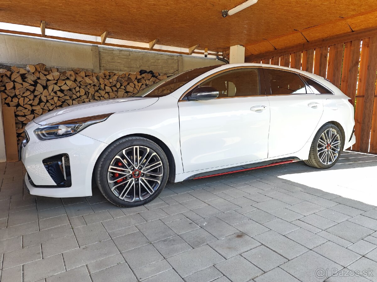 Kia proceed 2019 1.6 crdi 100kw 7 stup. Automat