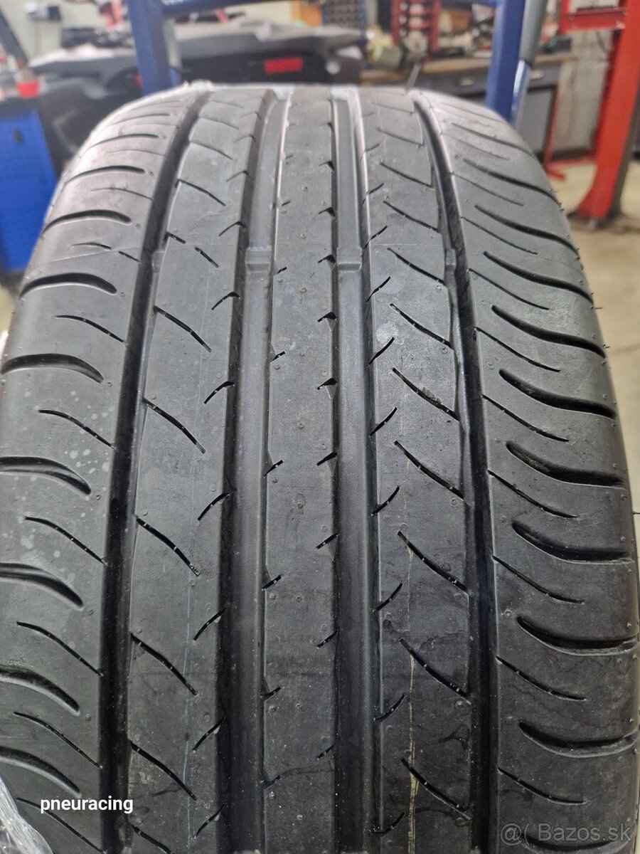 Dunlop 235/45 R18 letne   DEMO