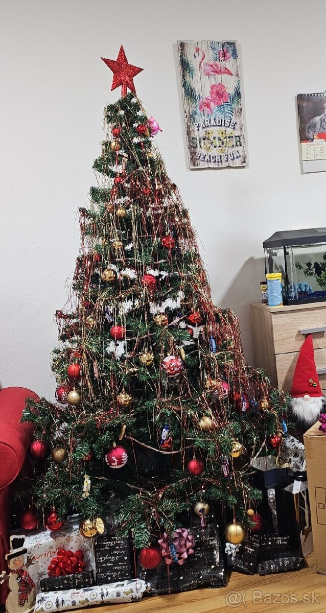 Predám umelý vianočný stromček 🌲180/220cm