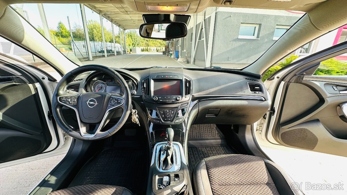 INSIGNIA SPORTS TOURER SW