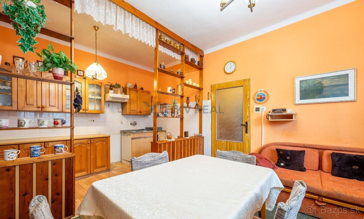Rodinný dom na veľkom pozemku vo Dvoroch nad Žitavou