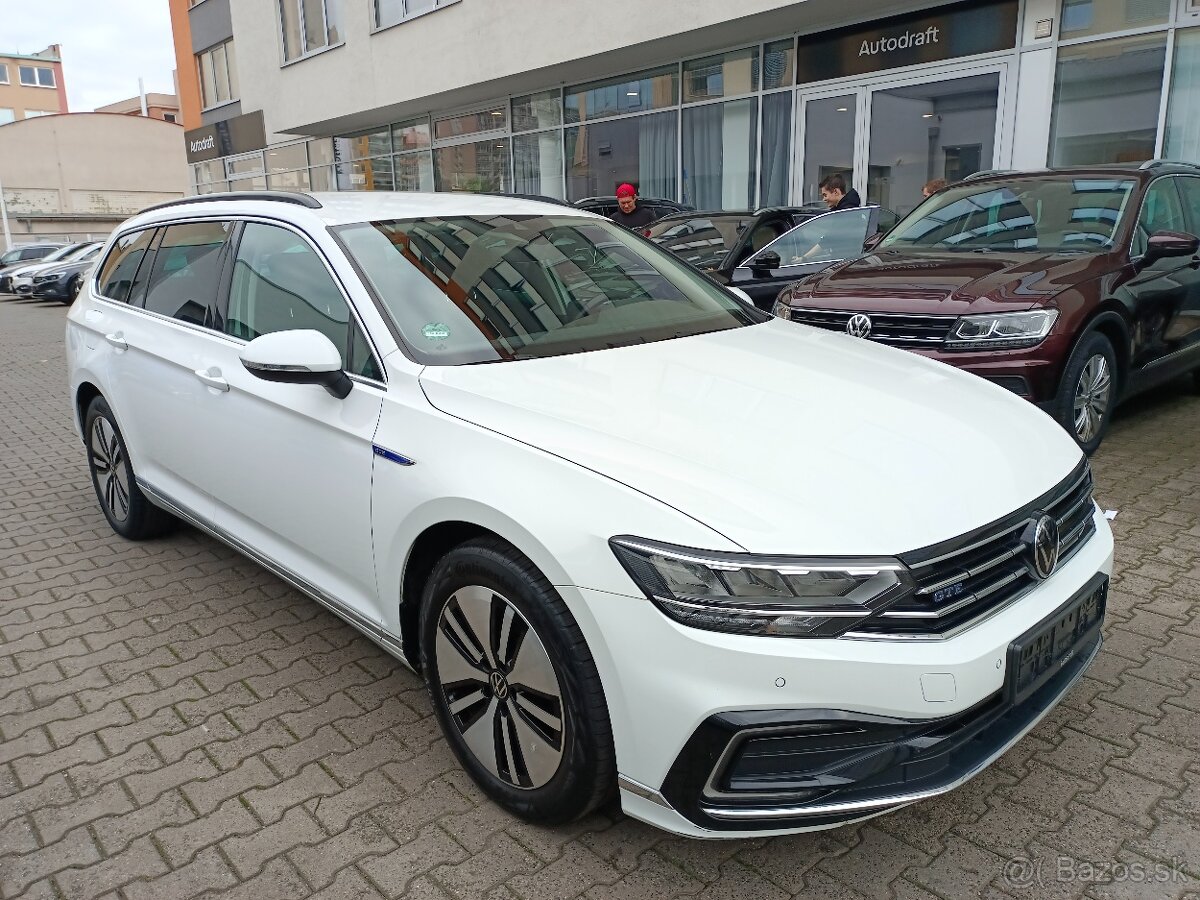 VW Passat GTE 1.4TSI eHybrid 160kW DSG - záruka Autodraft