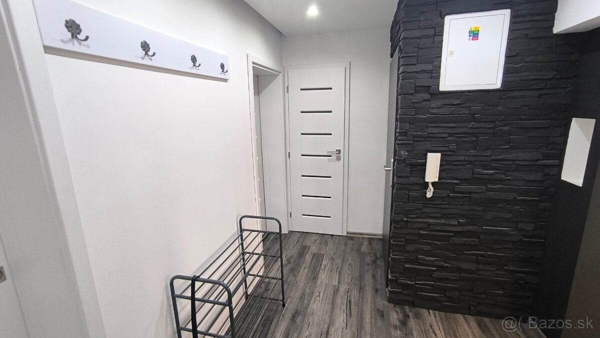 NOVÝ MARTIN - veľmi pekný 3-izb. byt s 2 balkónmi - Martin