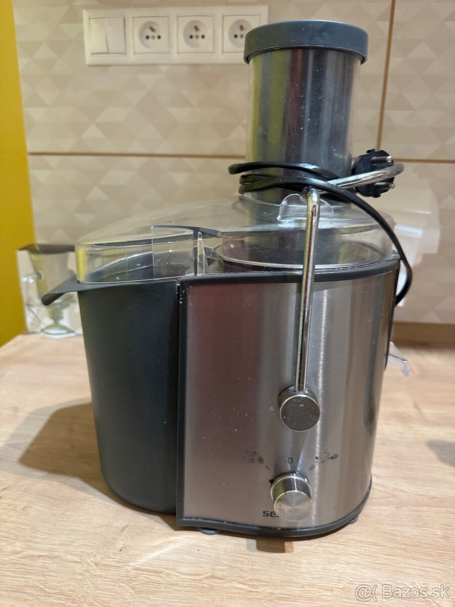 Odšťavovač Sencor SJE 1055SS