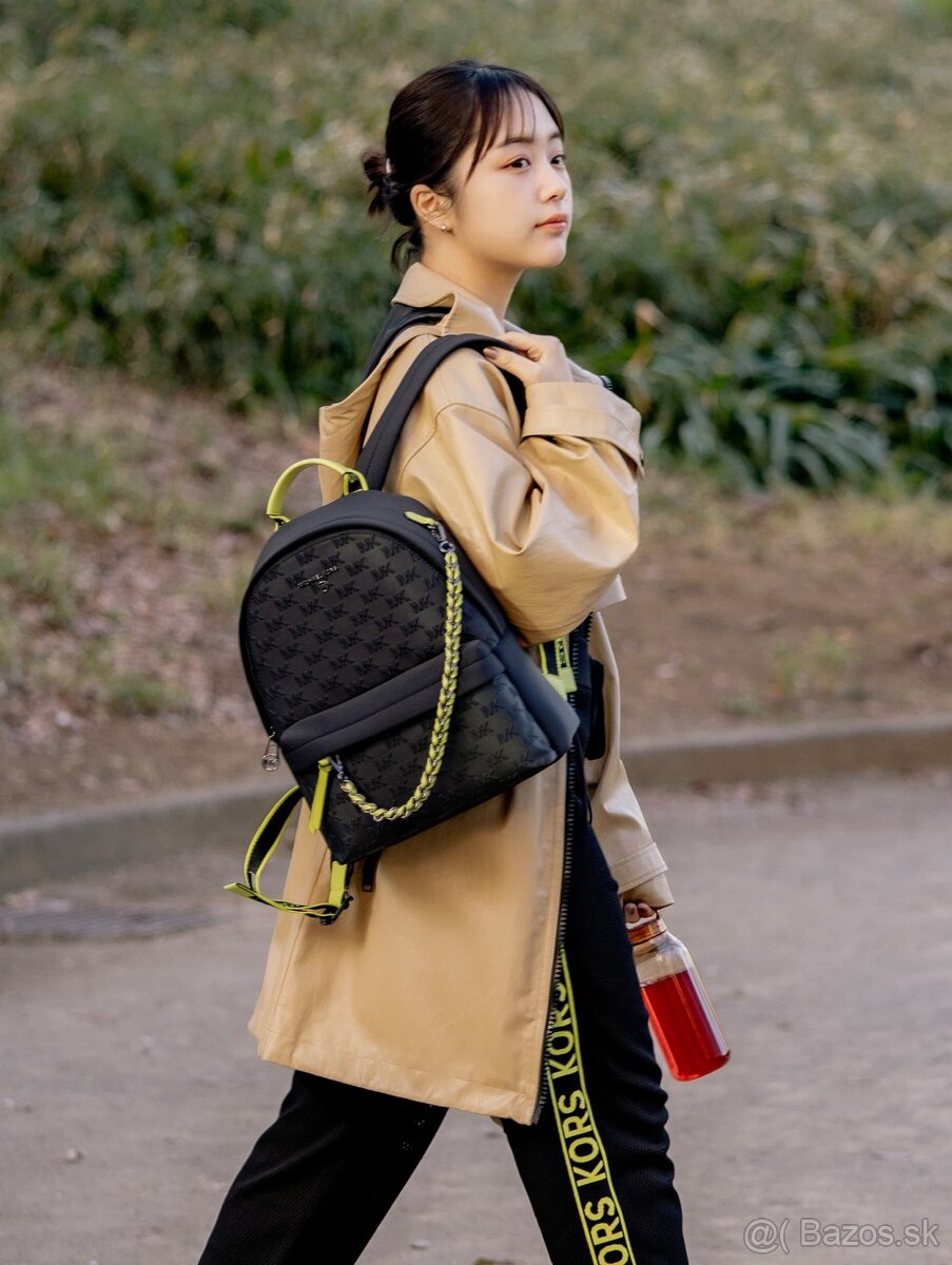 Minimálne nosený batoh Michael Kors + darček