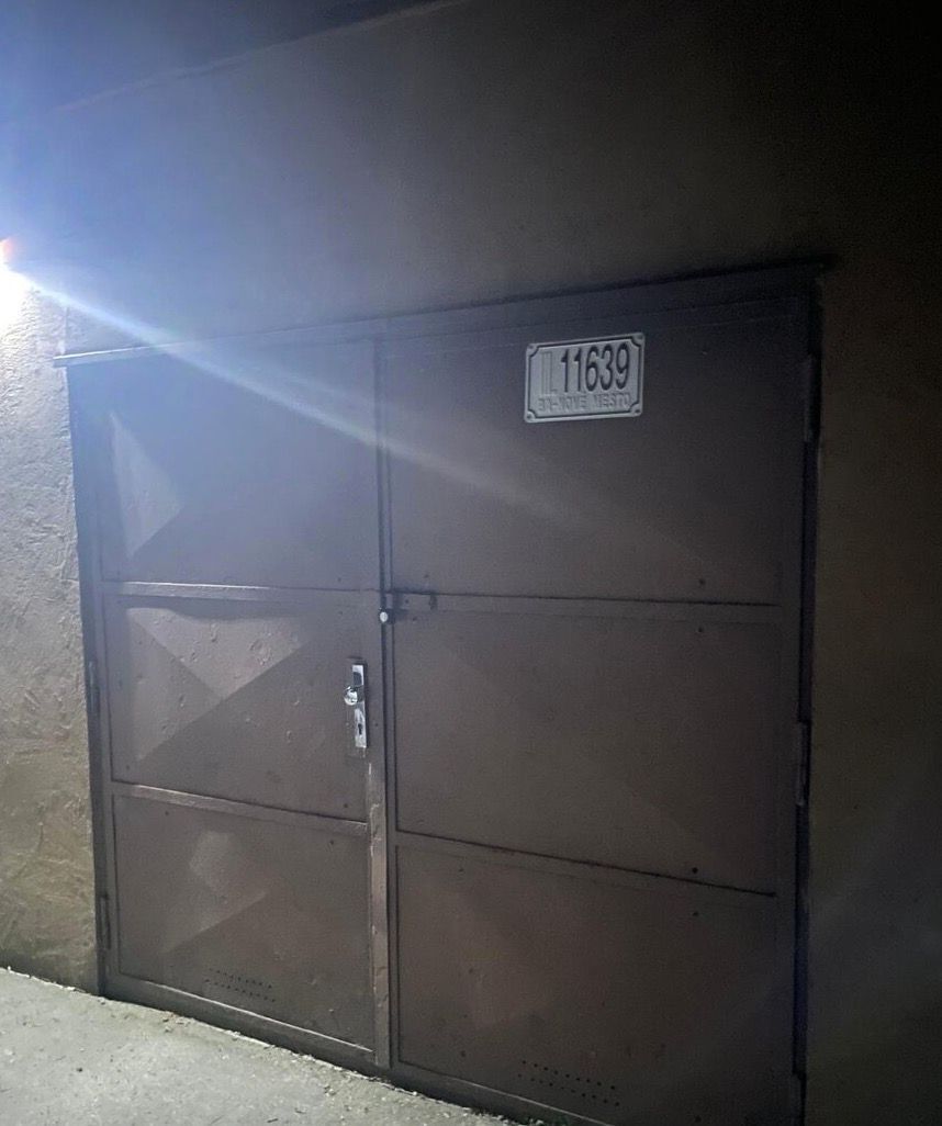 Na predaj - garáž. ul.Odborárska, Bratislava III