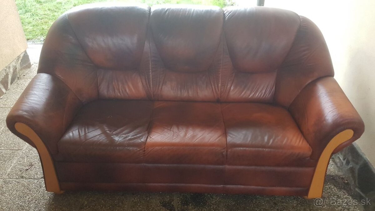 Luxusna starsia kozena sedacia suprava ( 2 gauc + kreslo)