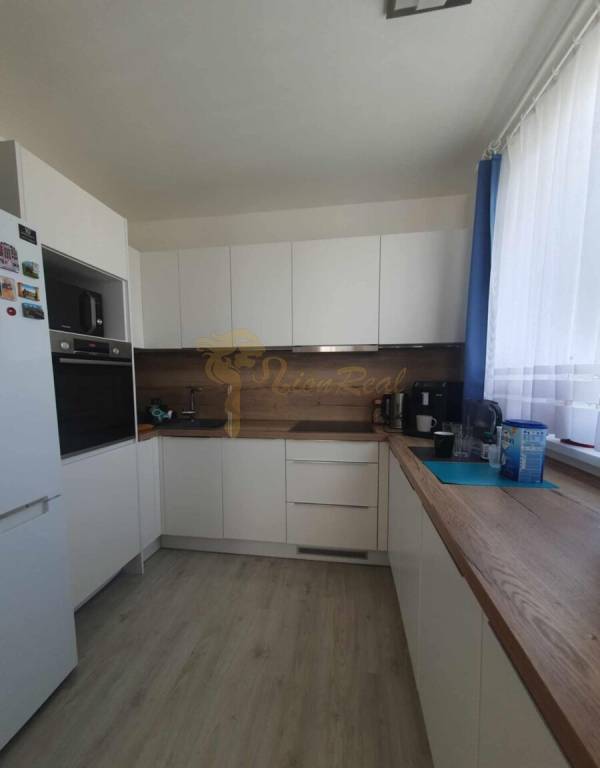 2-izb. byt,Pri Hrubej lúke,Dúbravka, parkovacie státie, pivn