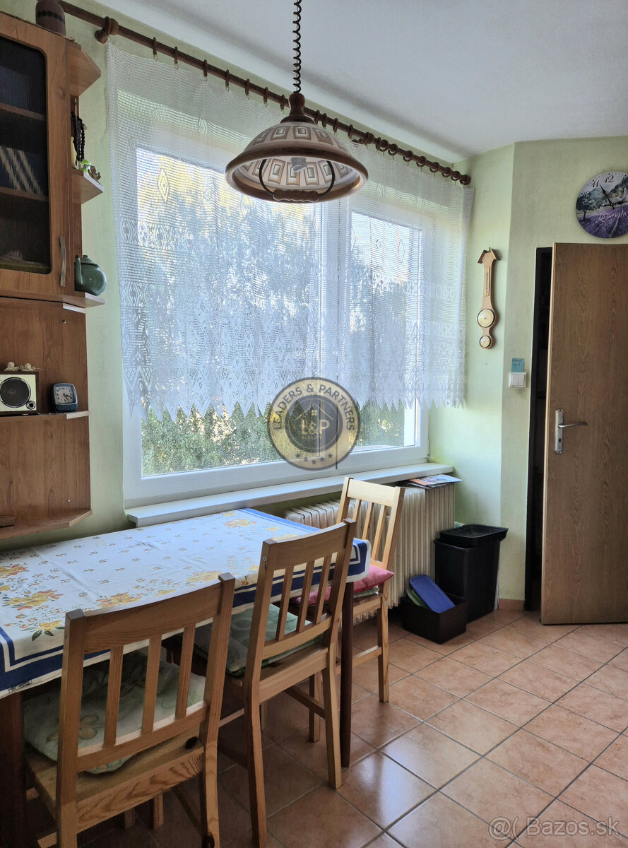 Slnečný 2-izbový byt po čiastočnej rekonštrukcii – ideálny n