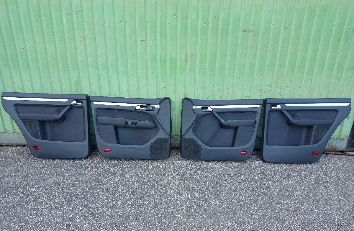 Tapacire dverí VW Touran (1T3) 2010-2015