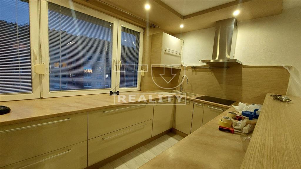 Neštandartný 4-izbový byt v Partizánskom na predaj