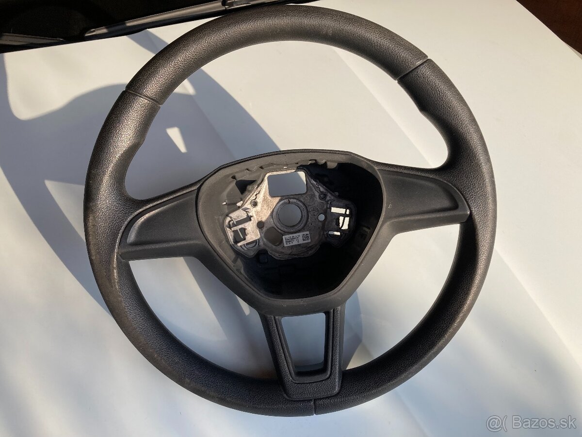 Trojramenný volant Škoda