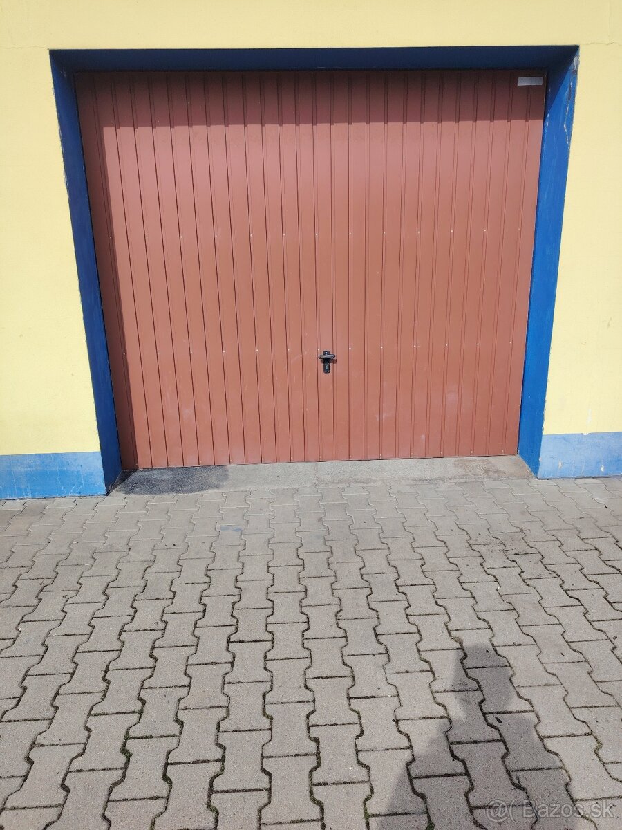 Garážové brány