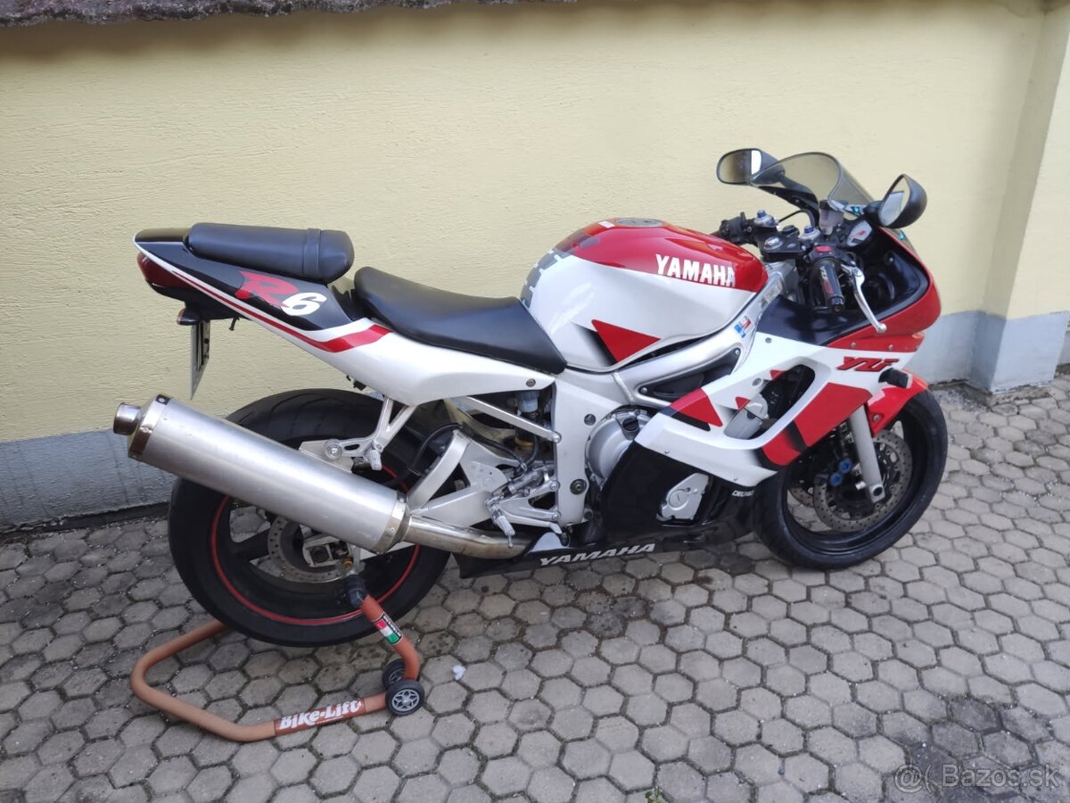 Yamaha R6 rv 2002 nájazd 41000km super stav