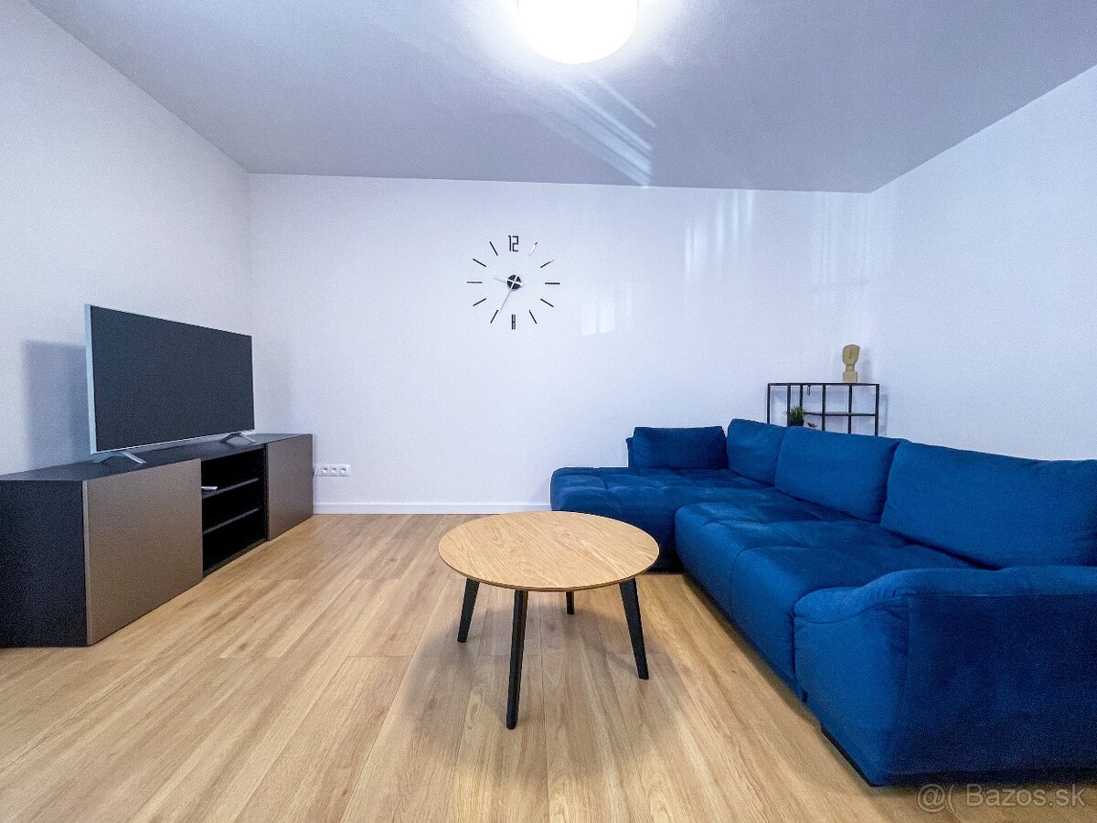 Exkluzívny dvojizbový byt s balkónom na prenájom, Vráble
