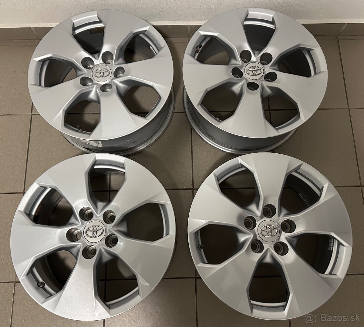 Originál elektróny ® Toyota Rav4 5x114,3 R17