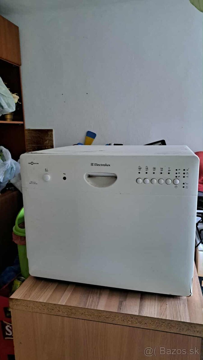 Stolová umývačka riadu Elektrolux ESF 2435