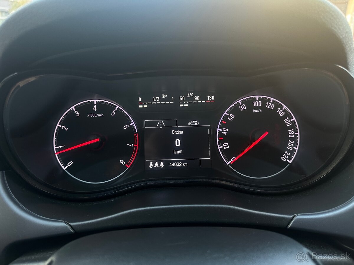 Opel Corsa •1.4 benzín • 2018