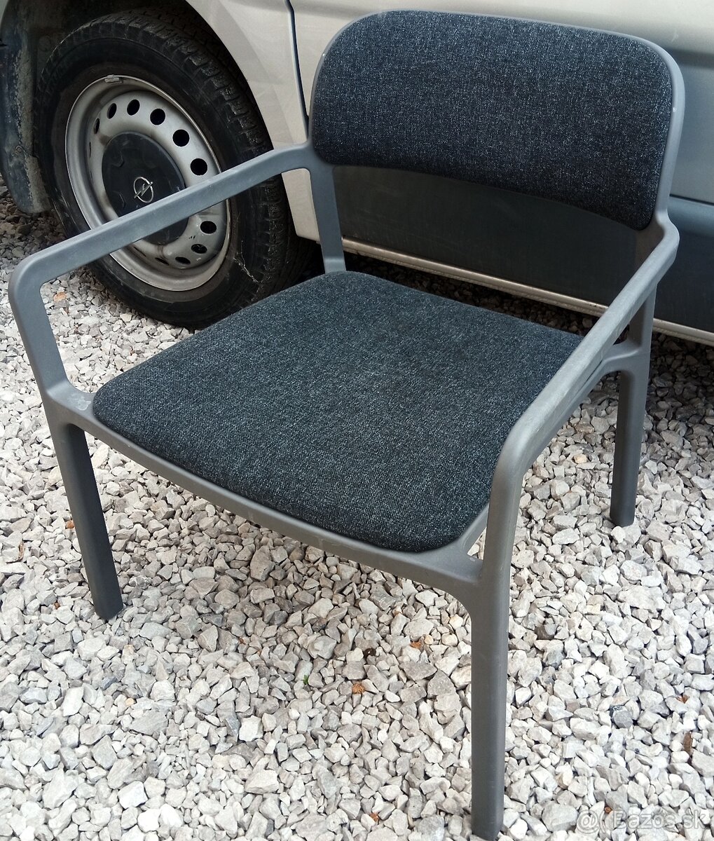 Ikea YPPERLIG stolicka, kreslo s velkou sedacou plochou