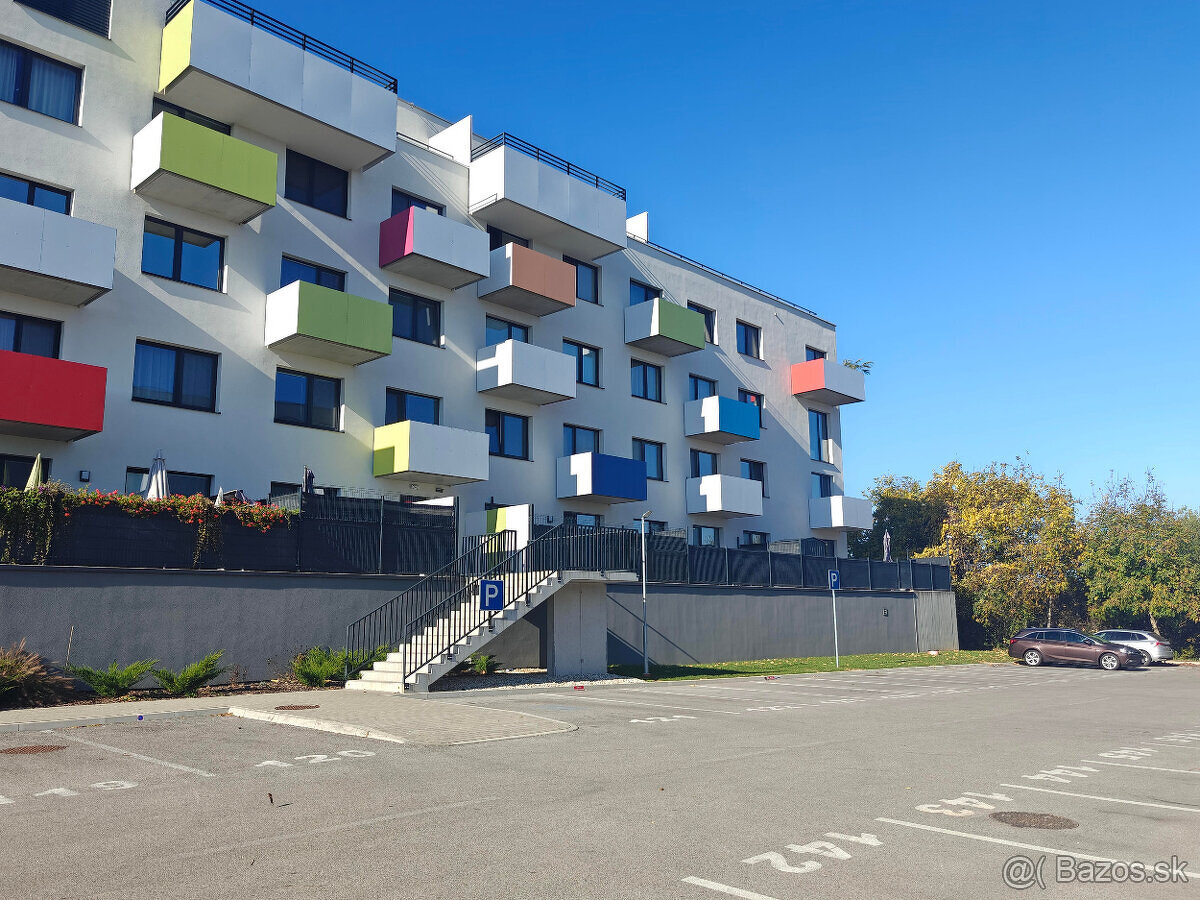 Parkovacie miesta-ZELENÉ DVORY-predaj od developera