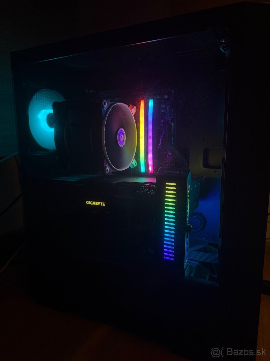 Predám herný PC – Ryzen 5 7600X / Radeon 7800XT / 32GB RAM