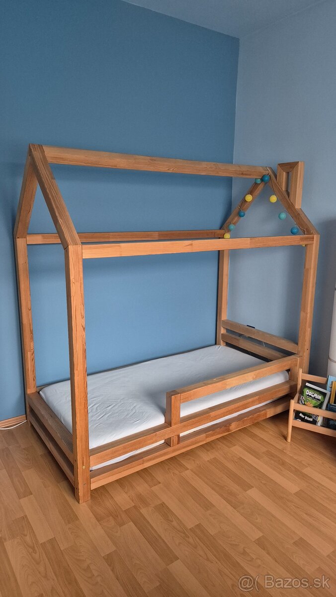 Detská domčeková postel