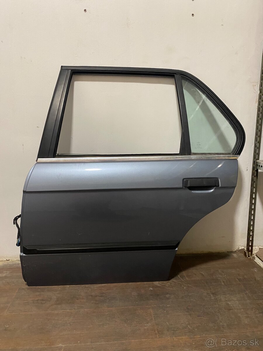 Zadné ľavé dvere bmw e30