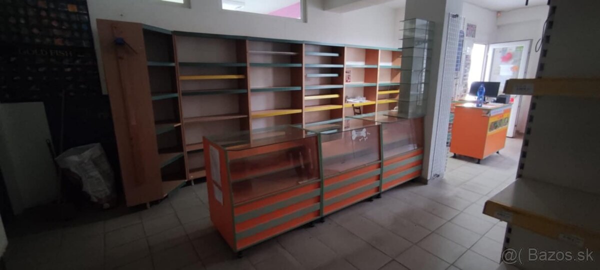 Predám tovarové pulty do predajne