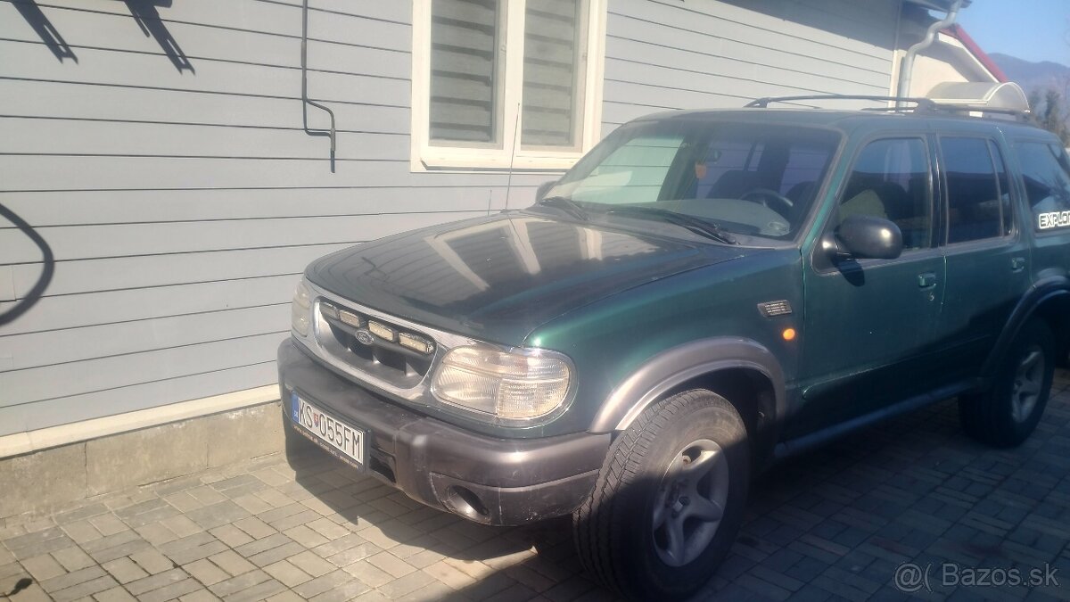 Ford Explorer rok 2001 152kw